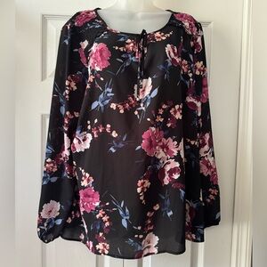 🌷Apt 9 Floral Blouse w/ Smocked Shoulders and Tie NWT